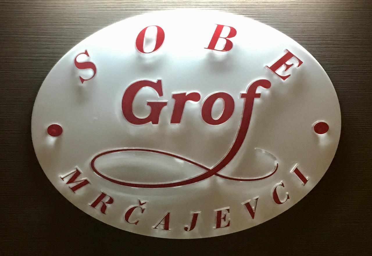 Hostel Grof Mrčajevci エクステリア 写真
