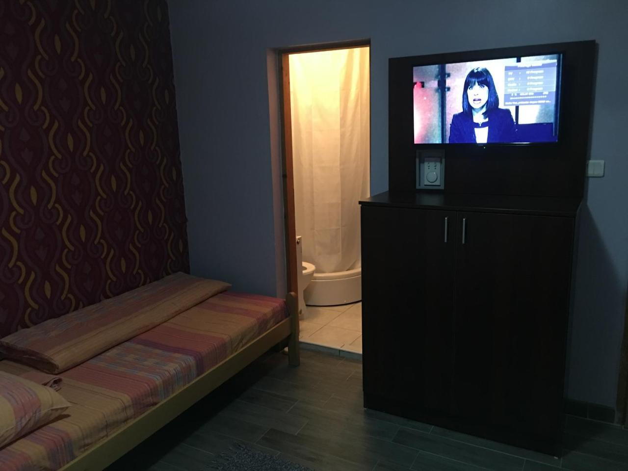Hostel Grof Mrčajevci エクステリア 写真