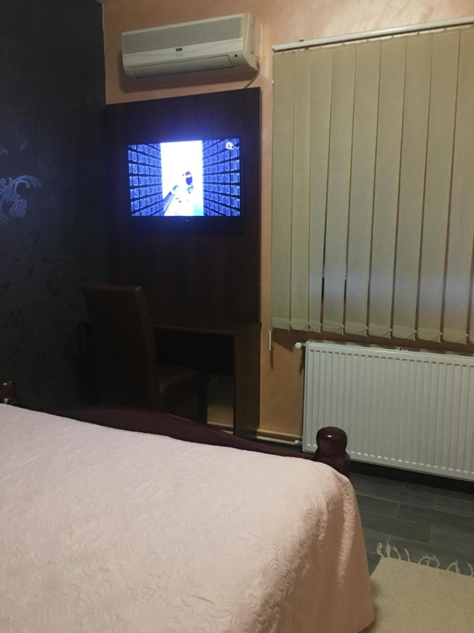 Hostel Grof Mrčajevci エクステリア 写真